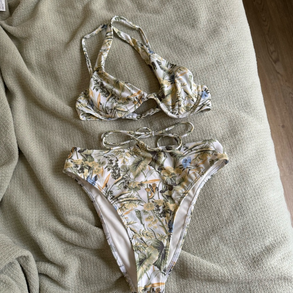 Abercrombie & Fitch Floral Bikini Set (Small) NWOT